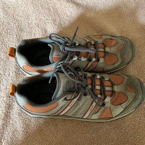 Womens Chaco hiking shoes